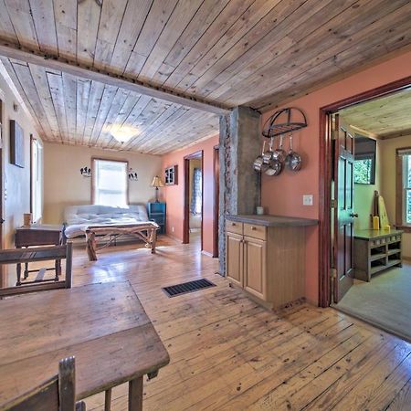Pet-Friendly Cottage With Fire Pit - 3 Mi To Siu! Carbondale Εξωτερικό φωτογραφία