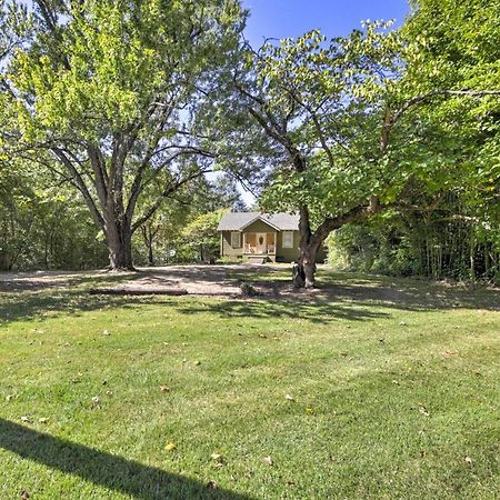 Pet-Friendly Cottage With Fire Pit - 3 Mi To Siu! Carbondale Εξωτερικό φωτογραφία