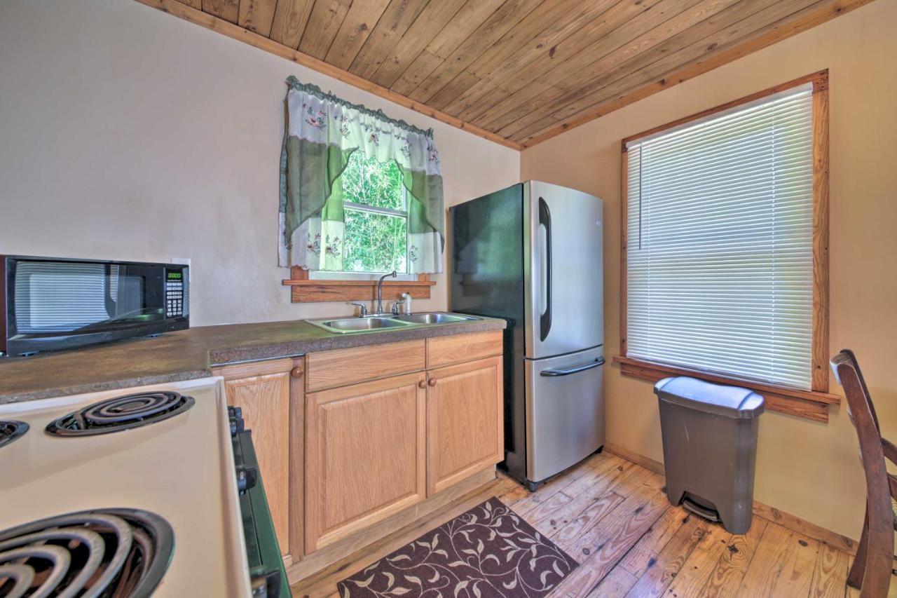 Pet-Friendly Cottage With Fire Pit - 3 Mi To Siu! Carbondale Εξωτερικό φωτογραφία