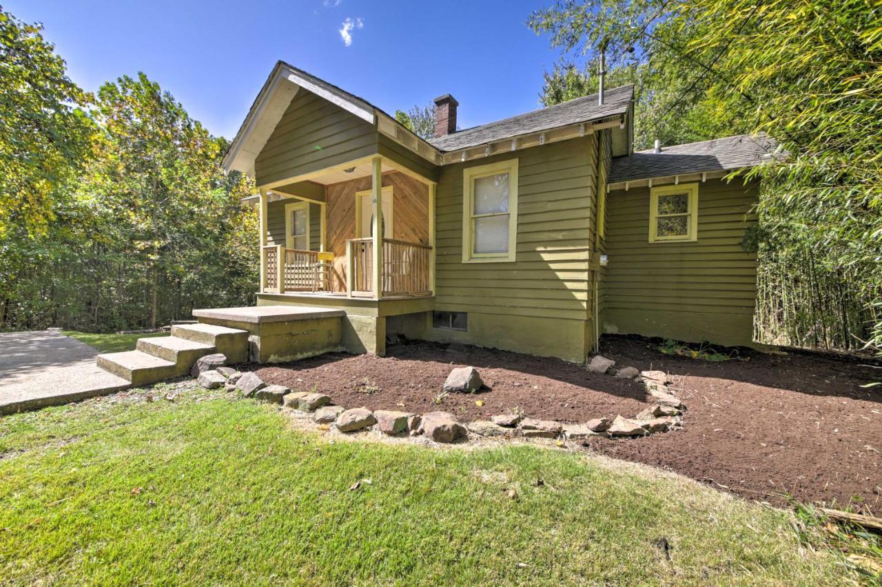 Pet-Friendly Cottage With Fire Pit - 3 Mi To Siu! Carbondale Εξωτερικό φωτογραφία