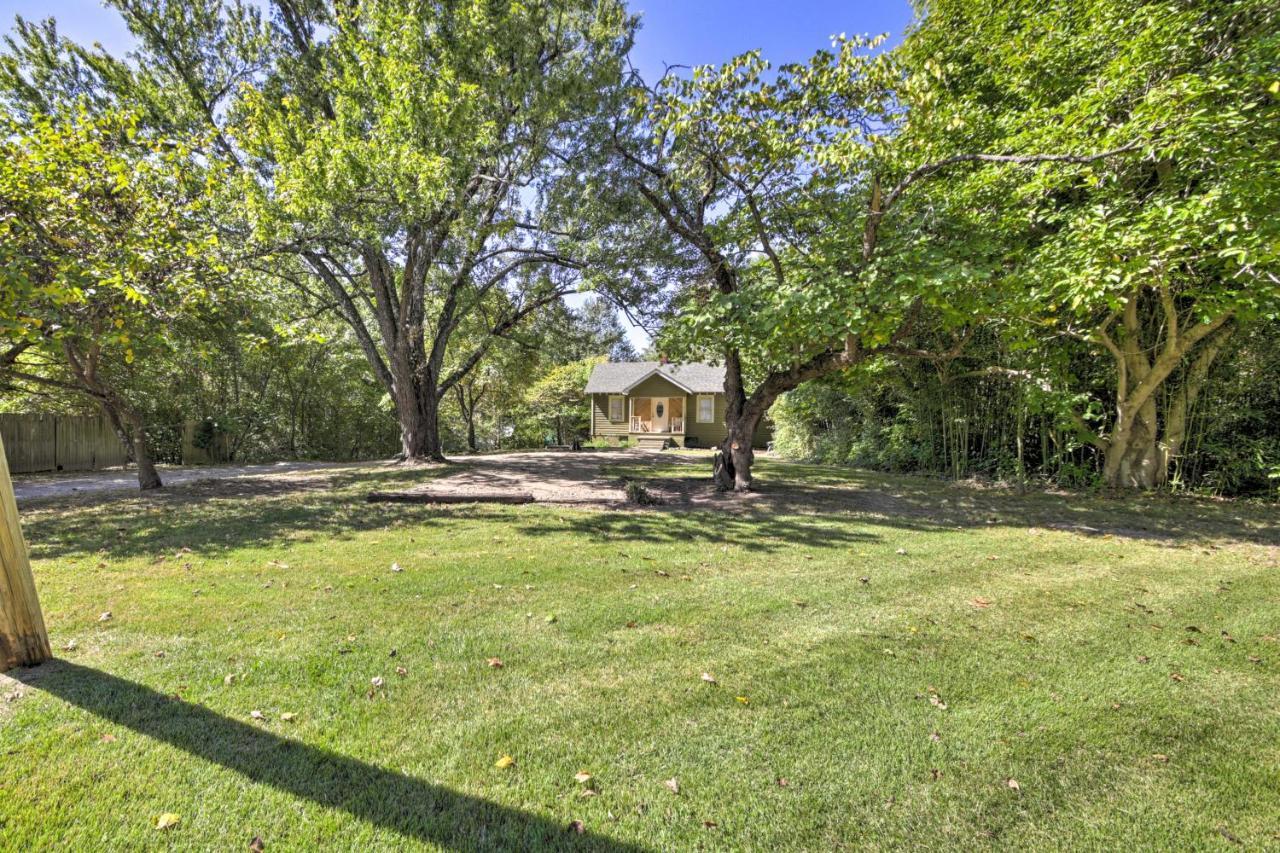 Pet-Friendly Cottage With Fire Pit - 3 Mi To Siu! Carbondale Εξωτερικό φωτογραφία