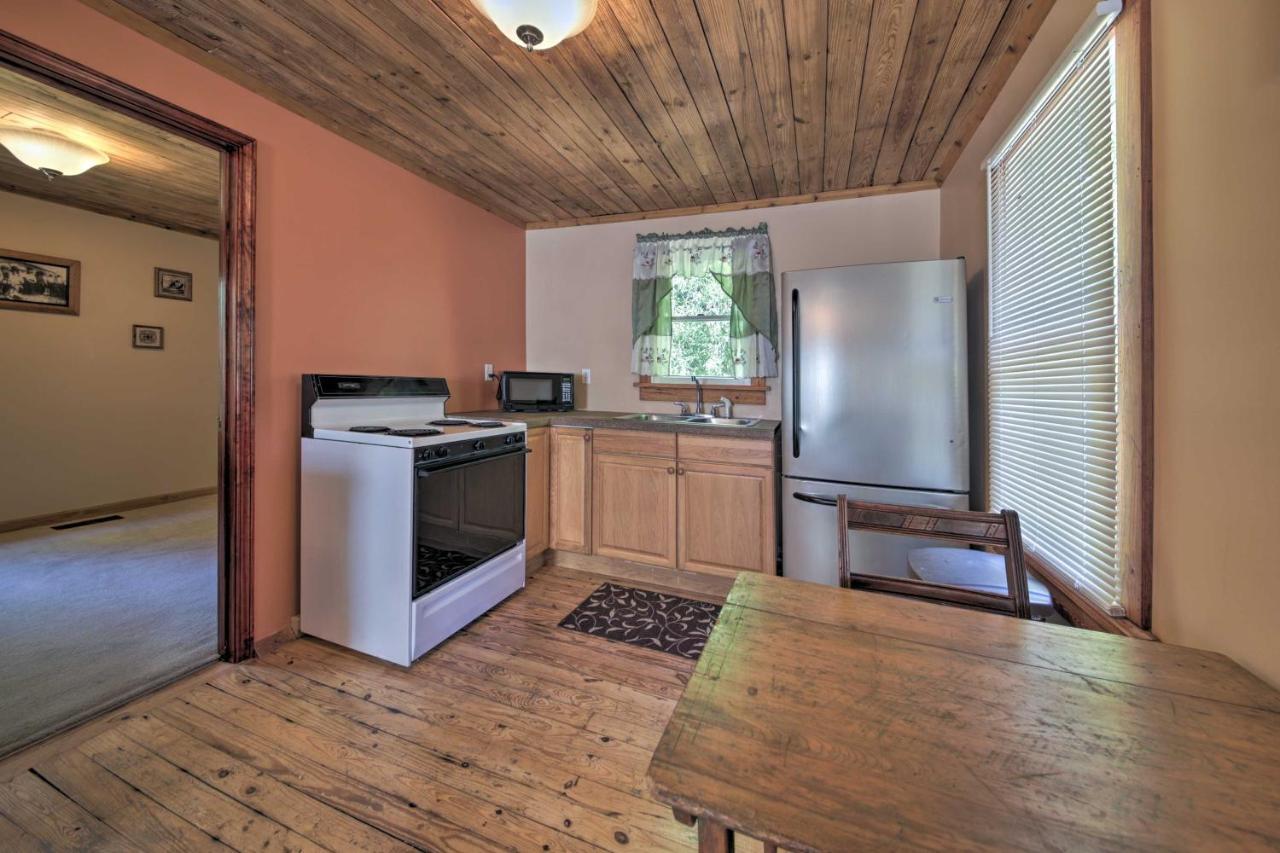 Pet-Friendly Cottage With Fire Pit - 3 Mi To Siu! Carbondale Εξωτερικό φωτογραφία