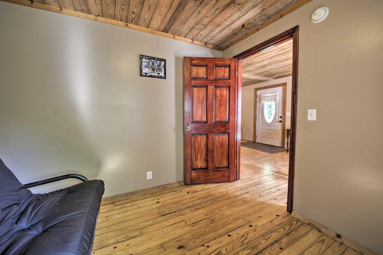 Pet-Friendly Cottage With Fire Pit - 3 Mi To Siu! Carbondale Εξωτερικό φωτογραφία